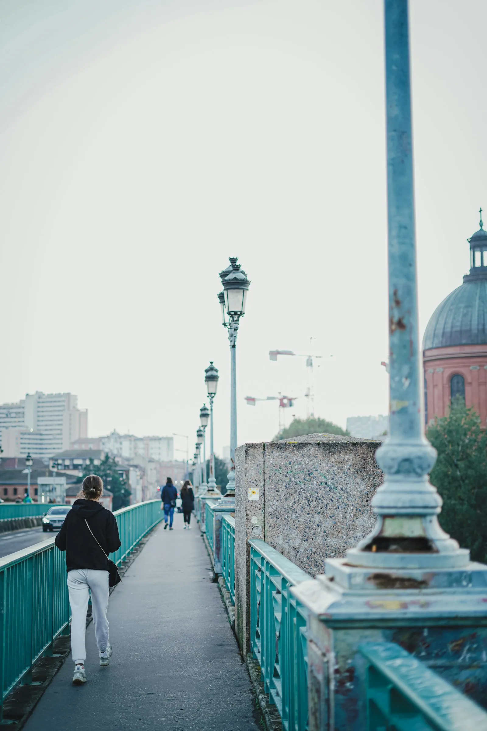 Passerelle sur la Garonne et le dôme de la Grave à Toulouse